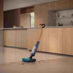 Dyson lansează Clean+Wash Hygiene™, aspiratorul inteligent care aspiră și spală simultan pentru rezultate impecabile fără efort