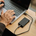 Cloud vs. offline: cum să îmbinăm accesibilitatea și securitatea
