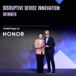 HONOR Magic V6 câștigă premiile „Best Smartphone in Asia” și „Disruptive Device Innovation” la MWC Shanghai 2026