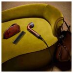 Dyson Beauty celebrează sezonul sărbătorilor cu noua ediție specială Plum and Copper, inspirată de piatra prețioasă Kyawthuite